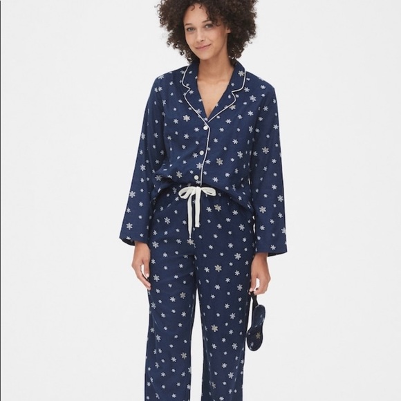 GAP Other - NWT GAP FLANNEL PAJAMA SET